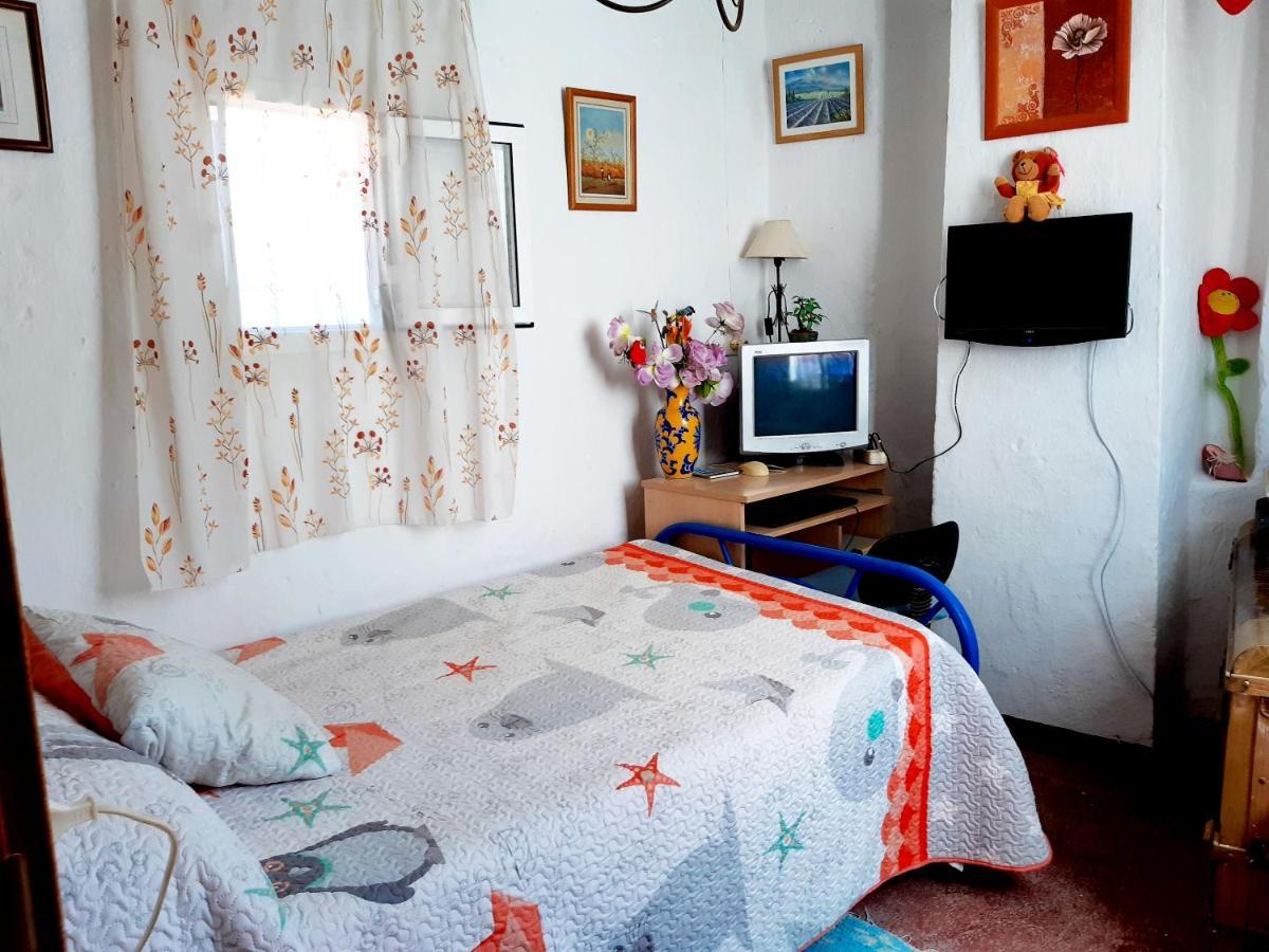 Villa Charming House In Illar With Mountain View And Balcony Esterno foto