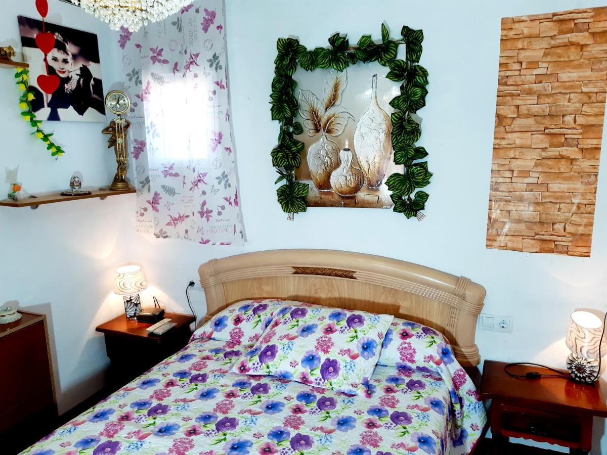 Villa Charming House In Illar With Mountain View And Balcony Esterno foto